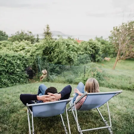 Noemi's Prázdninový dům *